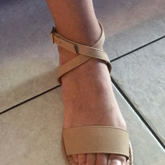 Sofia💋 tan flat strapped sandals - Picture 6 of 7